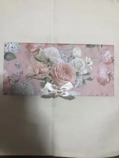 花柄仕切り付き小物入れ