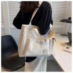 ★ショルダーバッグ★グリーン★軽量おしゃれ★A4対応新品