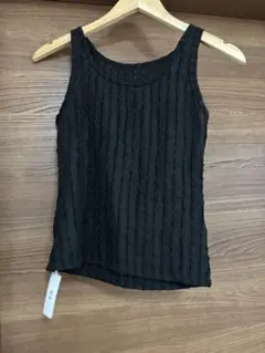 【新品】黒いリブ編みトップス