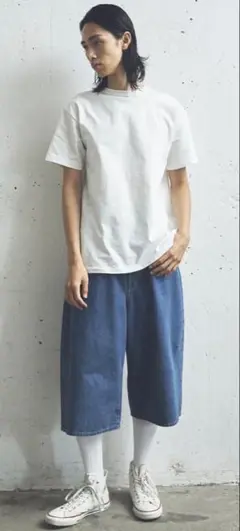 【KURO】WIDE SPREAD CROPPED SHORTS