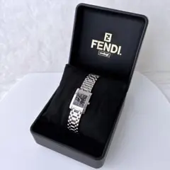 【極美品・稼働・箱付き】フェンディ 7000L レディース 腕時計 シルバー