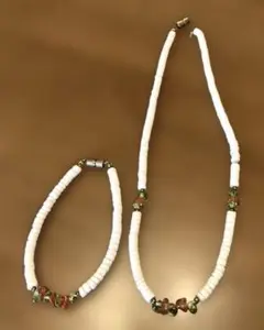 アンティークプカシェル、ペリドットネックレス&ブレスレットのセット