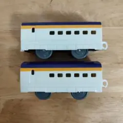 E8系新幹線つばさ中間車　プラレール