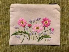 小物入れポーチ（手刺繍入り）