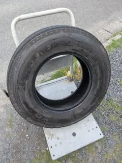中古タイヤトラック用205/8516 1本