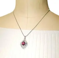 新品　キュービックジルコニア　ビジュー　ルビーカラー　ネックレス