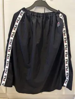 FILA ブラック ロゴ スカート　キッズ　女の子140