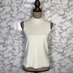 UNIQLOユニクロ⭐️【M】ハイネックノースリーブニットセーター　オフ白