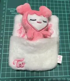 最終価格★ TWICE LOVELYS おふとんリールパスケース モモ モブリー