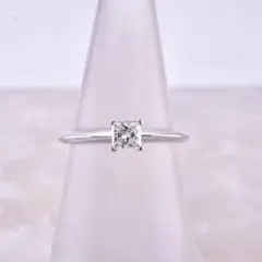 ★Tiffanyu0026Co.★ プリンセスカット ダイヤモンド 婚約指輪