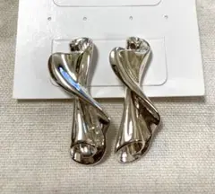 新品★CENE セネ☆ねじれハートシルバーデザインピアス