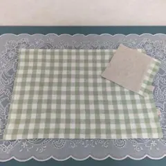 ハンドメイド　ランチョンマットとコースターのセット