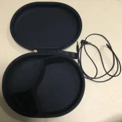 WH-1000XM3 付属品のケースとケーブルのみ
