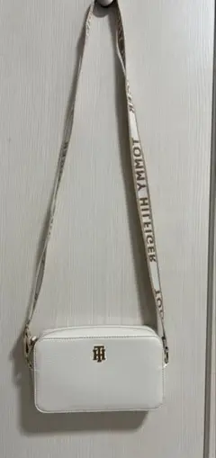 TOMYHILFIGERホワイトショルダーバッグ 美品