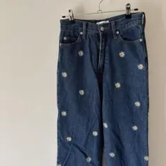 初恋、ざらり 小野花梨 着用 wego 花柄 刺繍 ブルー デニム デニムパンツ