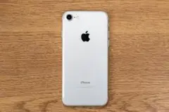 iPhone 7 32GB au