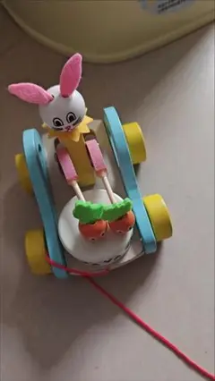 ウサギの木製プルトイ