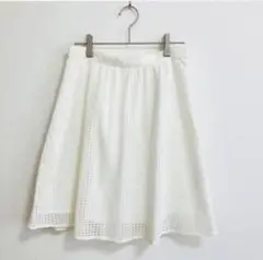 【美品】grove グローブ 白 フレア スカート パンチング加工 M オフィス