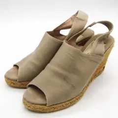 Item thumbnail for item 29258f23-ca30-461e-acbe-fe7cb06d7bd4