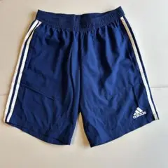 【adidas】ネイビー ショートパンツ