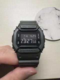G-SHOCK nexus デジタル腕時計 ダークグリーン G-SHOCK×ネクサスセブンの限定腕時計、ロゴを排除したオリーブ