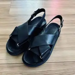 MARNI フスベット クロスベルトサンダル ブラック×ゴールド 38