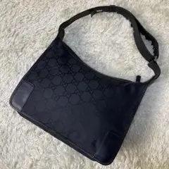 美品 グッチ ワンショルダーバッグ GG スクエア レザー