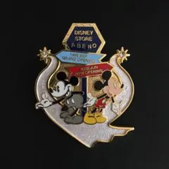 ディズニーストア 限定 オープニング記念 ピンバッジ