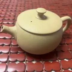 陶器製ベージュポット 蓋付き3