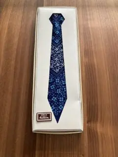 日本製 絹100% ネイビー 花柄 ネクタイ