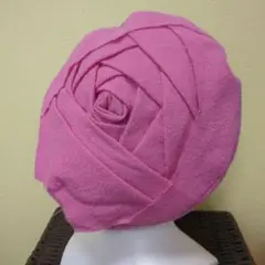 ピンクの花形ベレー帽