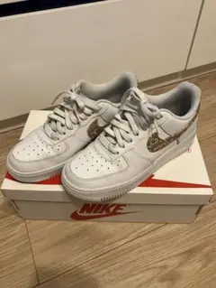 NIKE woman's Air Force 1 Barley Paisley
