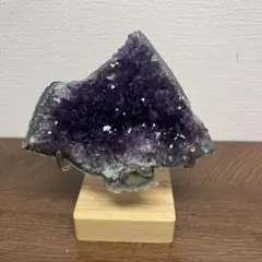 天然石　アメジスト　原石　紫水晶（むらさきすいしょう）鉱物標本　台座付き290g