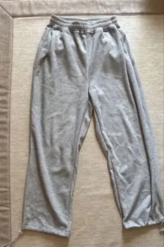 グレー スウェットパンツ ドローストリング付き