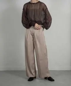 【新品未使用タグ付き】【Amiur】サテンベーシックタックパンツ　ワイドパンツ