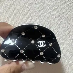 CHANEL ブラック ヘアクリップ キルティング