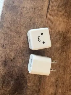 顔付きコンパクトUSB充電器コンセント
