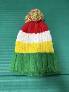 ニット帽 ポンポン付き