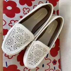 未使用　モカシン　フラットシューズ　ホワイト　24cm