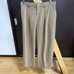 GU ベージュ スラックス Mサイズ