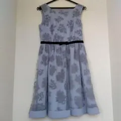 花柄ノースリーブワンピース（薄い青）