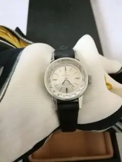 美品稀少。OMEGA デヴィル マイスターWネーム クリスタルカット 腕時計