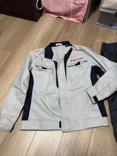 川崎重工 長袖作業服2組セット 新旧帽子付き（中古） 川崎重工 長袖作業服2組セット 新旧帽子付き（中古）