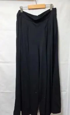 ユニクロ　ワイドフレアパンツ　L　ブラック　柔らかい　スカーチョ