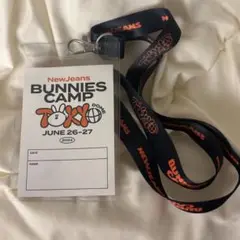 NewJeans Bunnis Camp FC限定 ネームストラップ