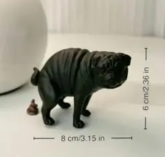 パグ　ミニチュア　排便ポーズ