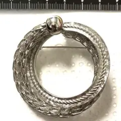 シルバー 色ツイストデザイン ブローチ 約5cm