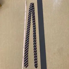 ネイビーとホワイトのストライプネクタイ 約150cm