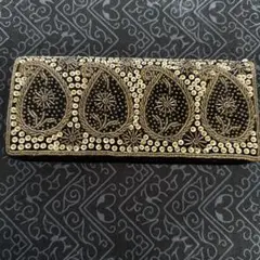 ビーズ刺繍 黒 長財布