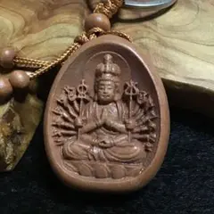 十二支御守本尊 / 無病息災・恋愛成就 千手観音 縁起の良い桃の木 キーリング
